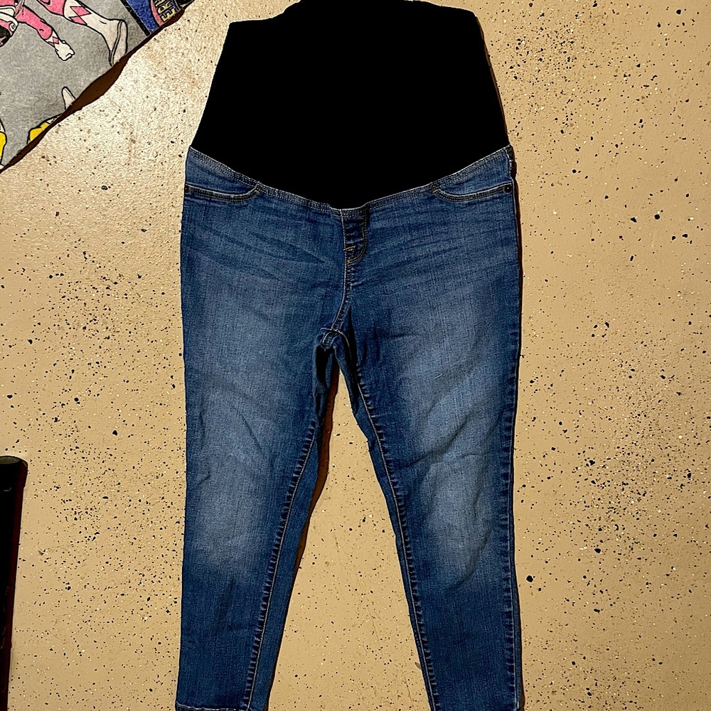Ingrid and Isabel Crop Maternity jeans